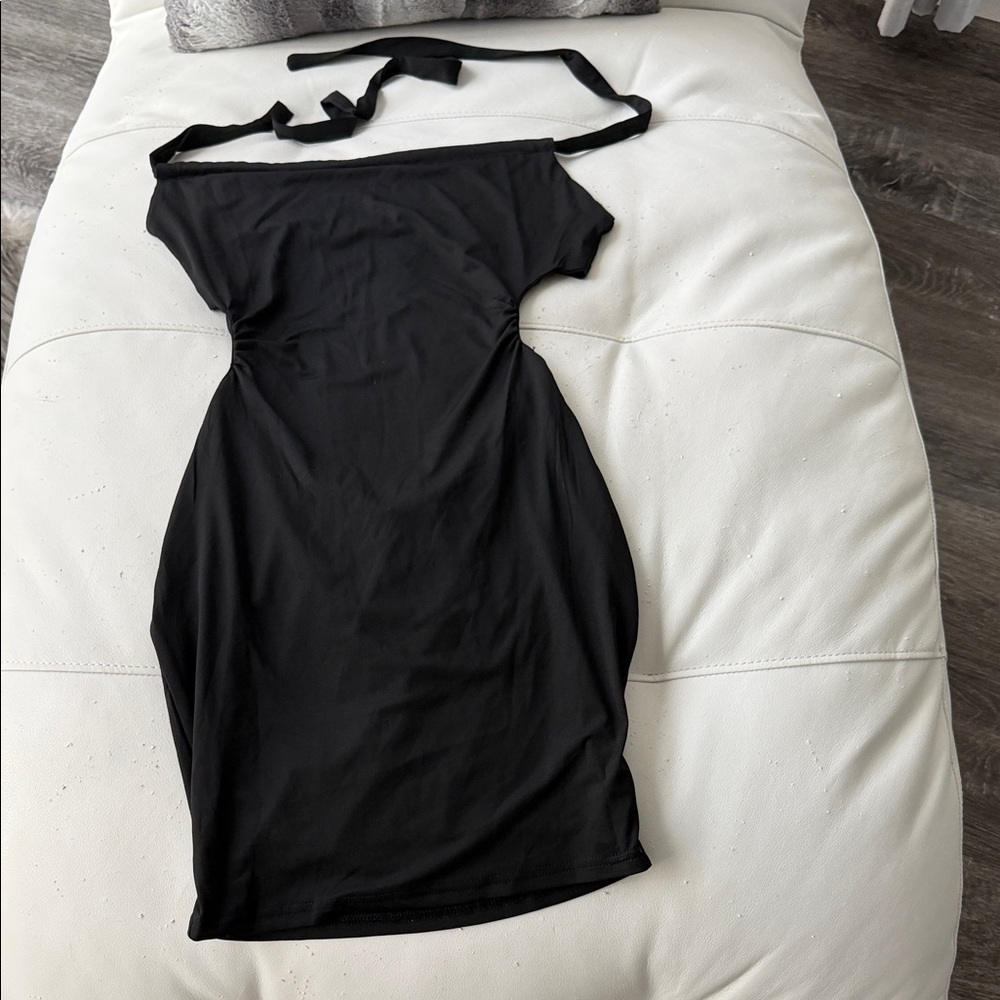 Chic Black Off-Shoulder Mini Dress